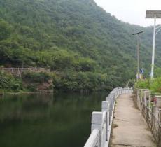上苇甸村
